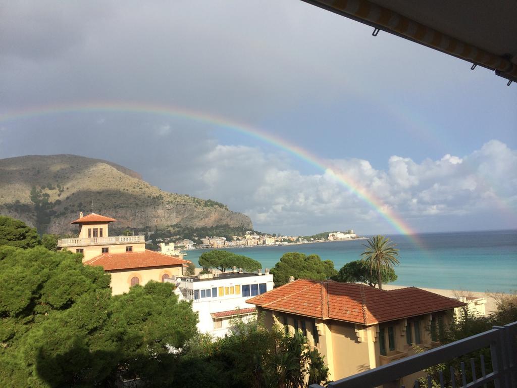 Mondello Luxury Apartment On The Beach Екстер'єр фото