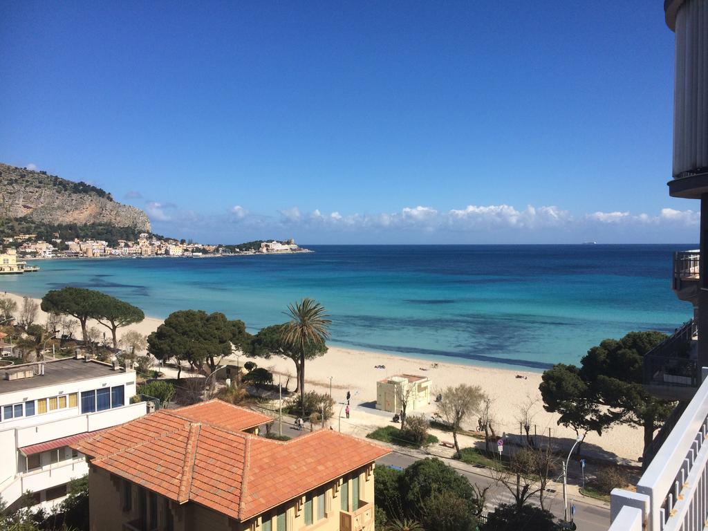 Mondello Luxury Apartment On The Beach Екстер'єр фото