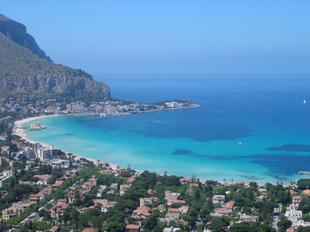 Mondello Luxury Apartment On The Beach Екстер'єр фото